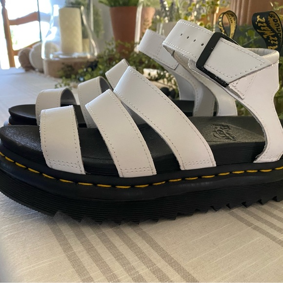 Dr. Martens AirWair White womens size 8 WORN ONCE 3 Strap Sandal with black tag - Picture 5 of 6